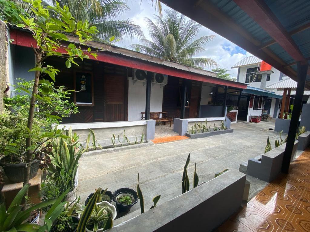 Krui Saejadi Surf And Stay Extérieur photo